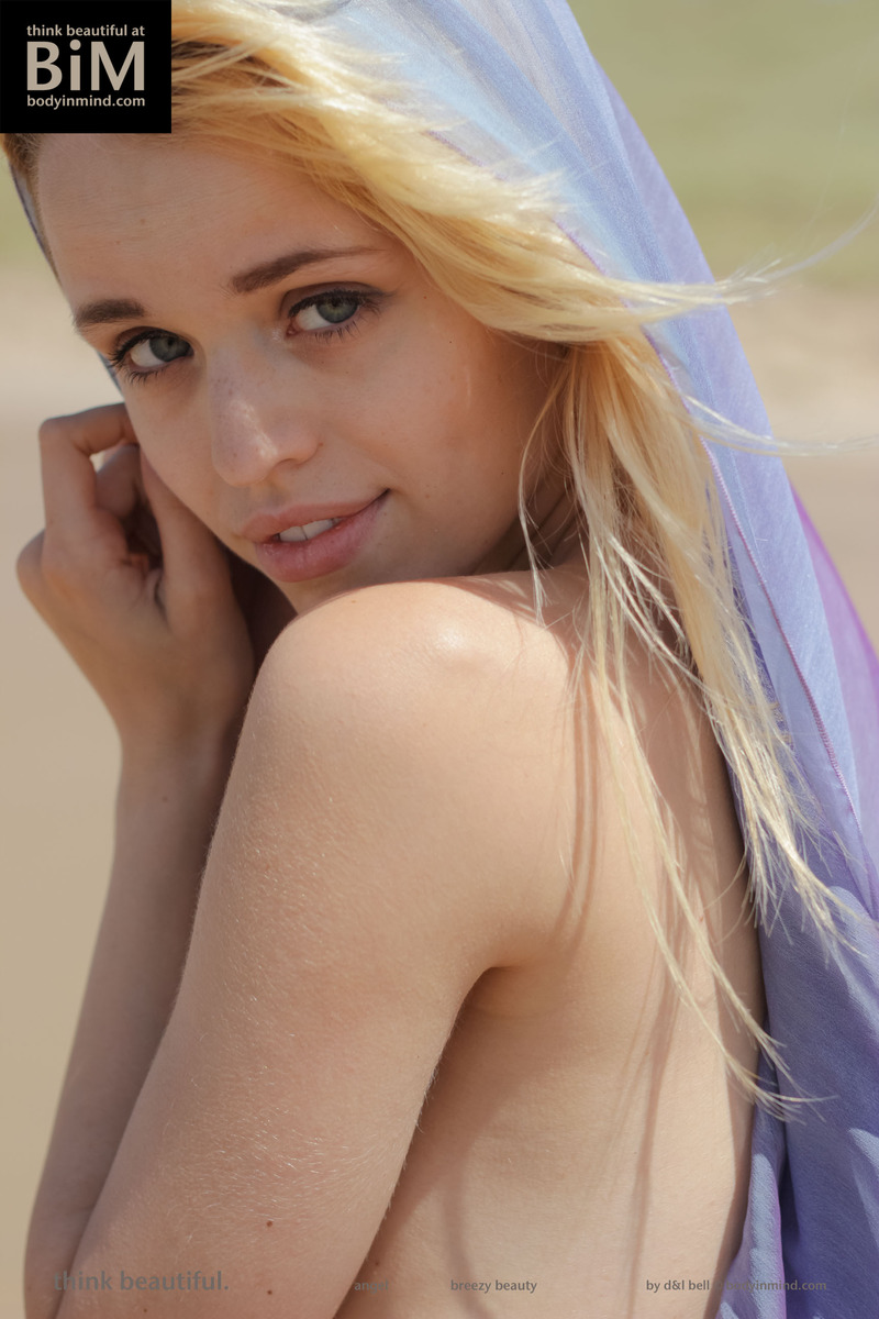 Breezy Beach 09 800 1200