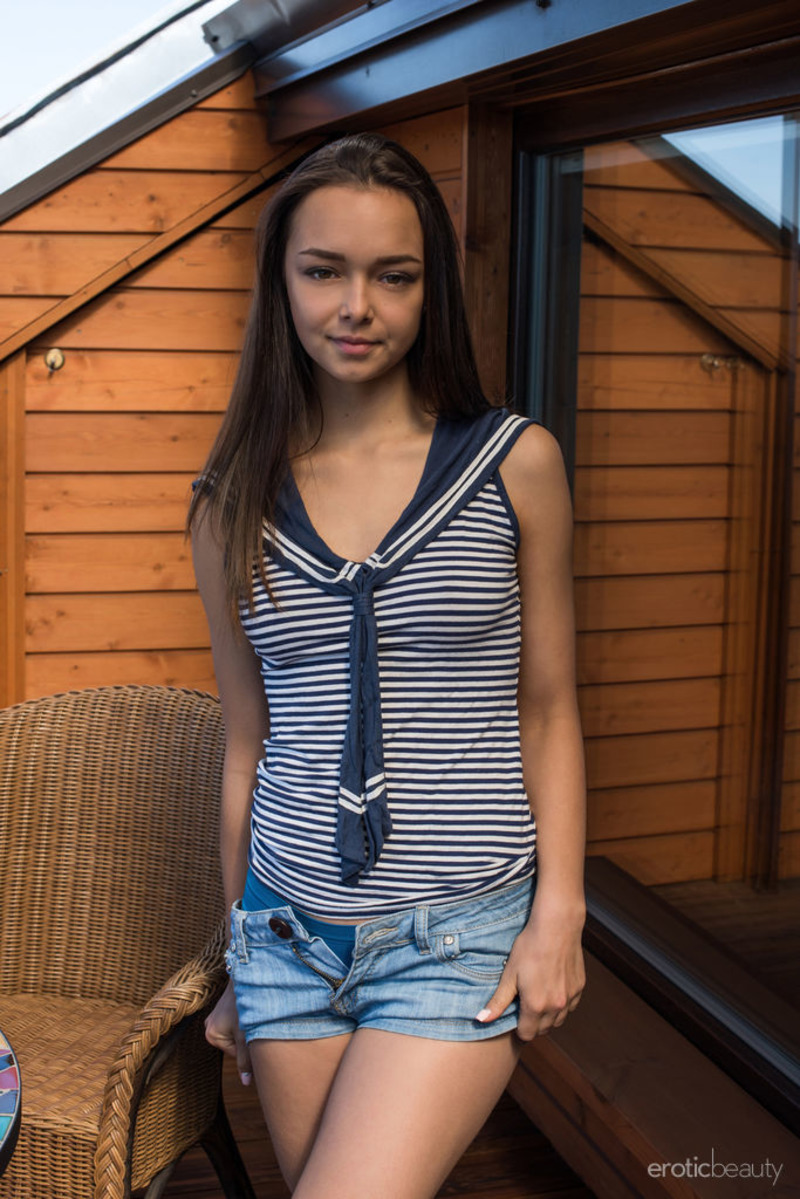 On The Deck - Slava 01 800x1199