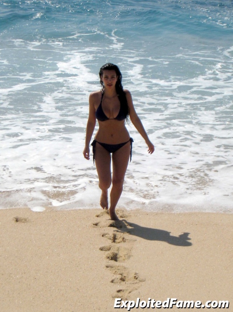 Kim Kardashian 07 800x1068