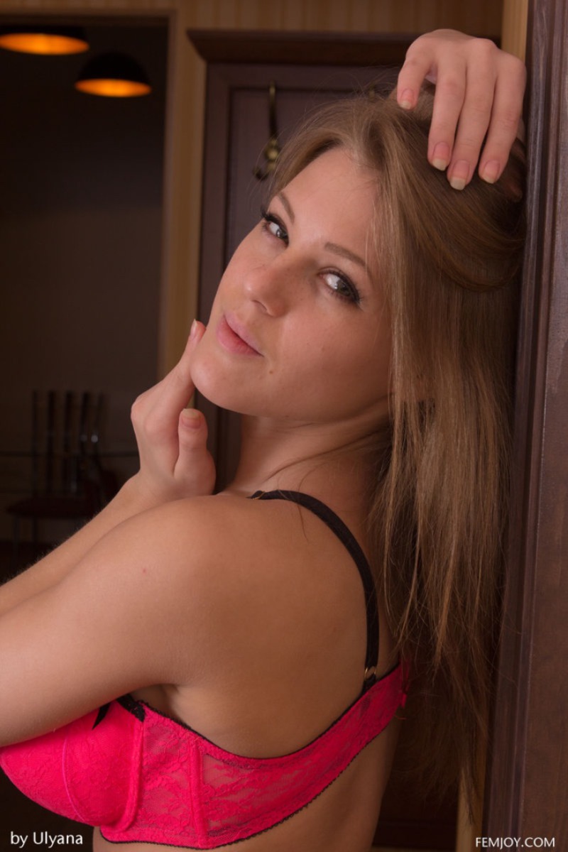 Vanea H Masturbating 00 800 1200