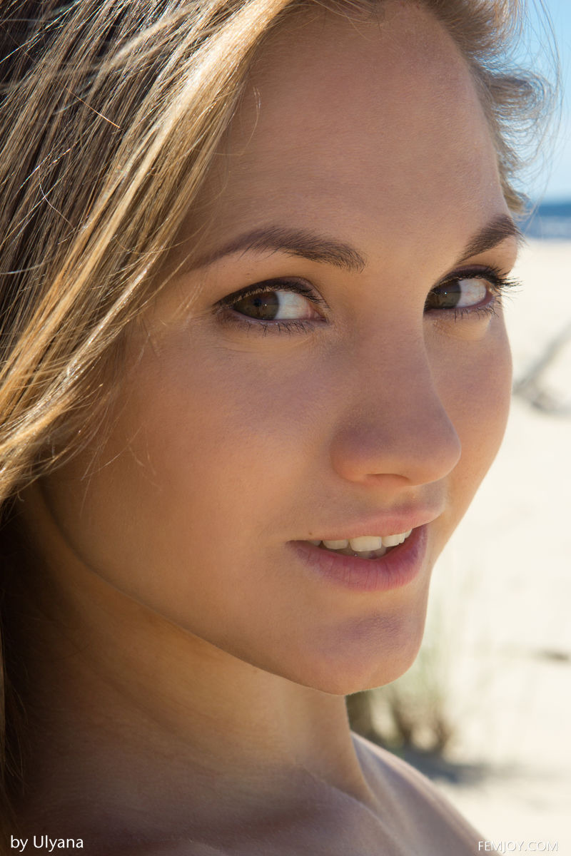 Selena B 14 800x1200