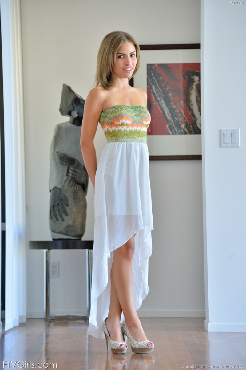 Natasha shows her pretty body 00 800x1201