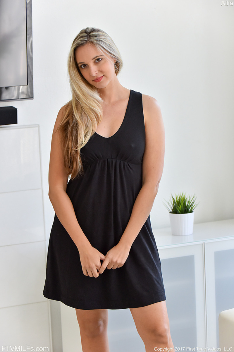 Allie In That Gorgeous Smile 00 800x1203