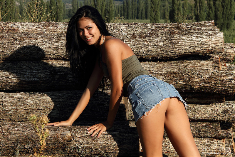 Kara in Live Free 00 800x534