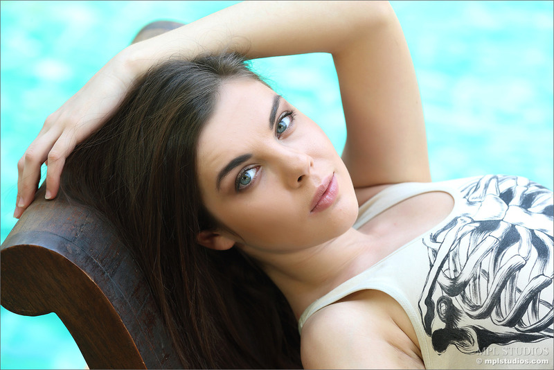 Seductive Babe By The Pool 00