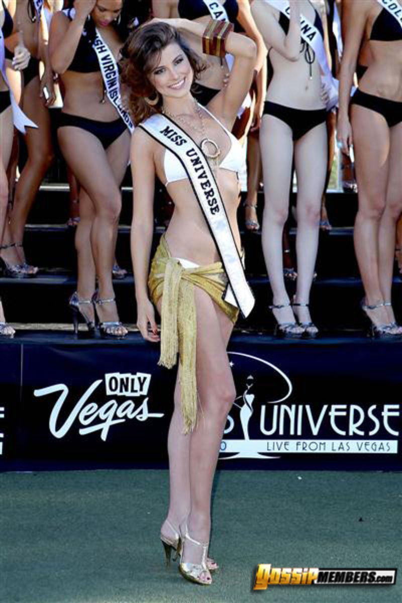 Miss Universe Stefania Fernandez photos 13 800x1200
