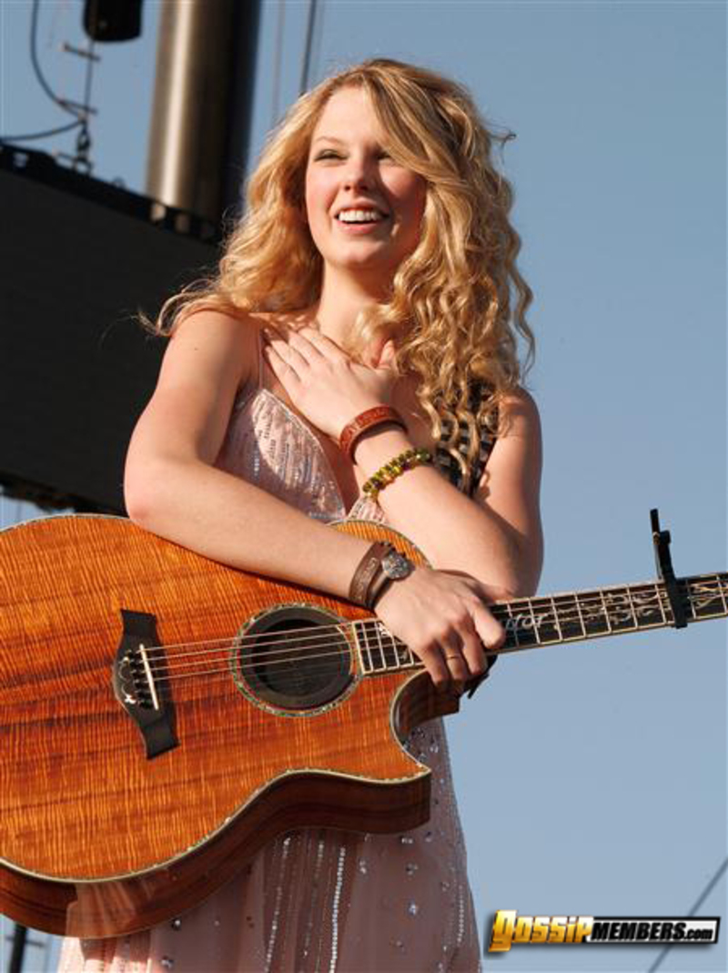 Taylor Swift 04 800x1069