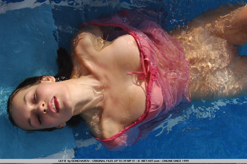 Lily B by Goncharov 06 800x531