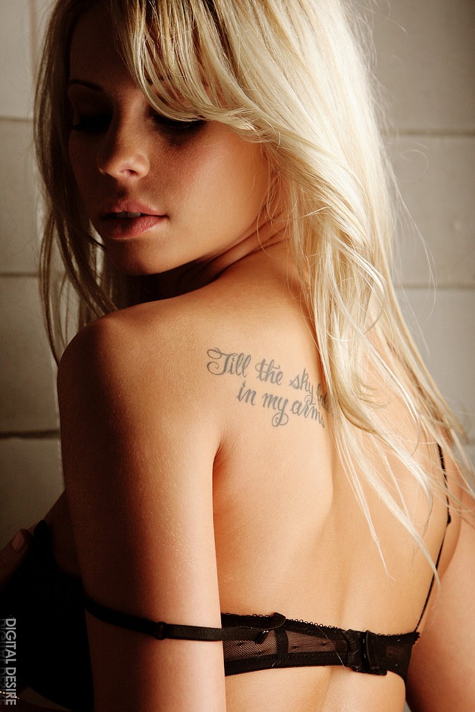 Bailey Rose 01 