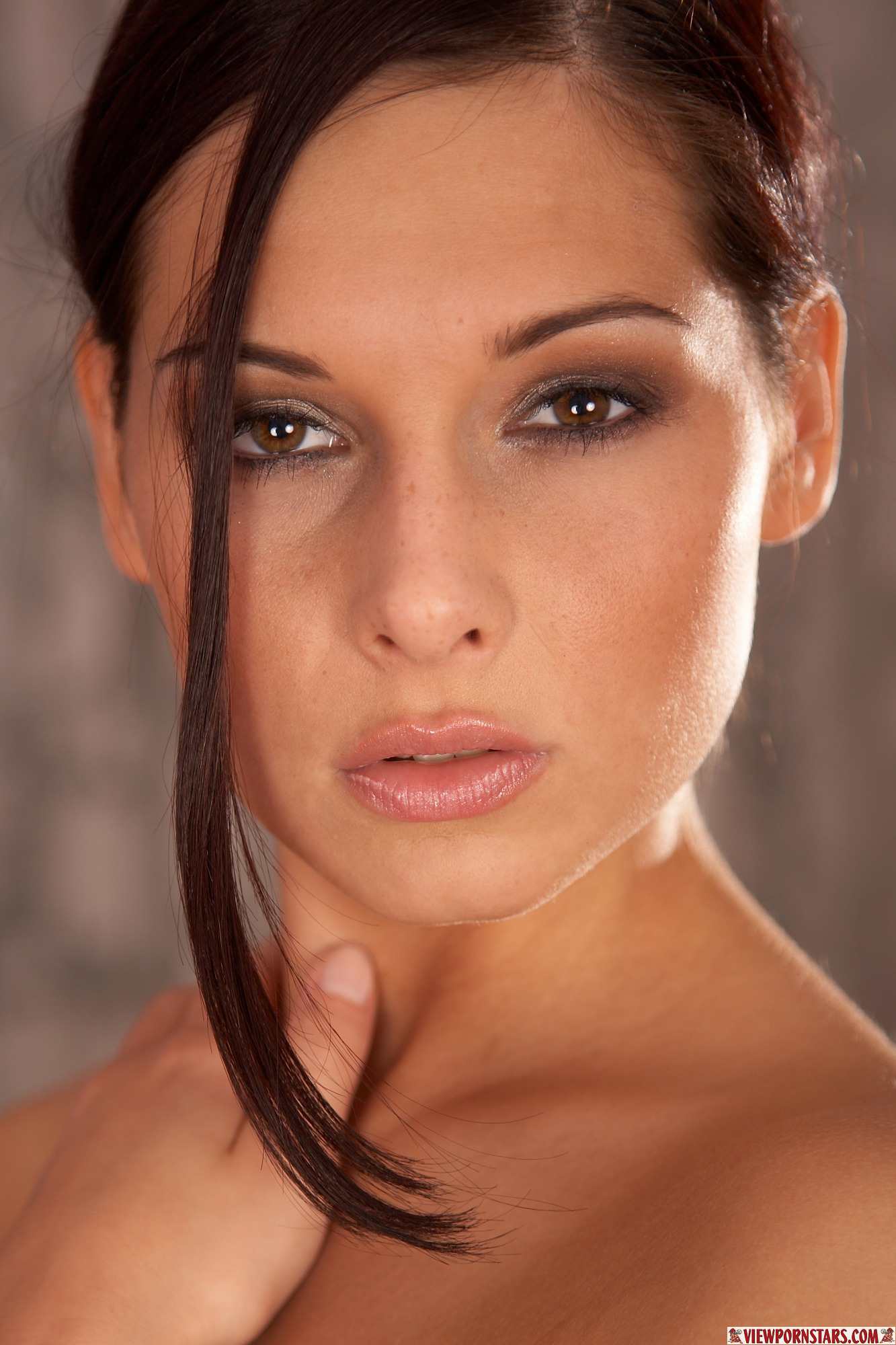 Evelyn Lory 15 1333x2000
