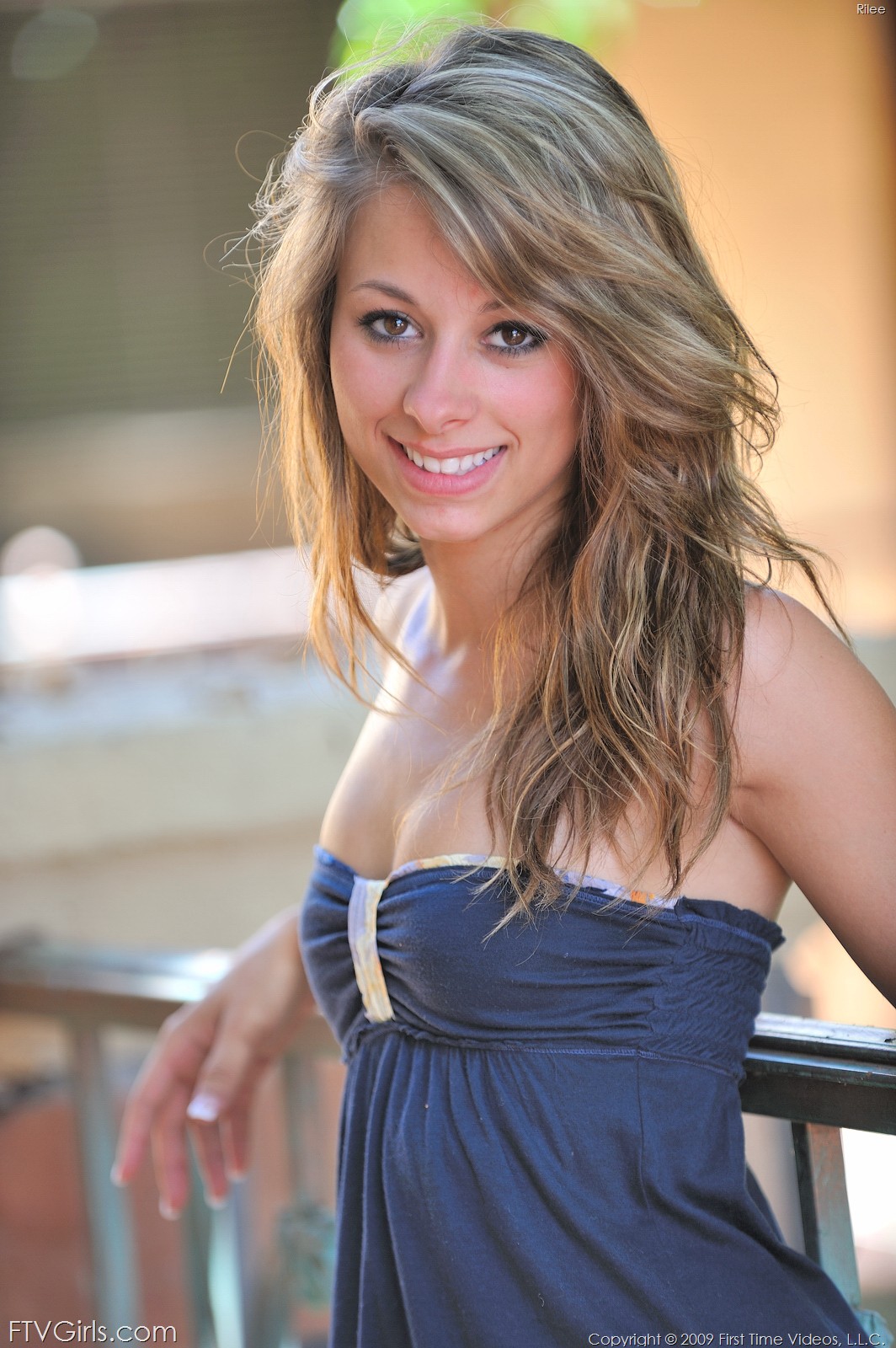 Rilee gets naughty outdoors  00