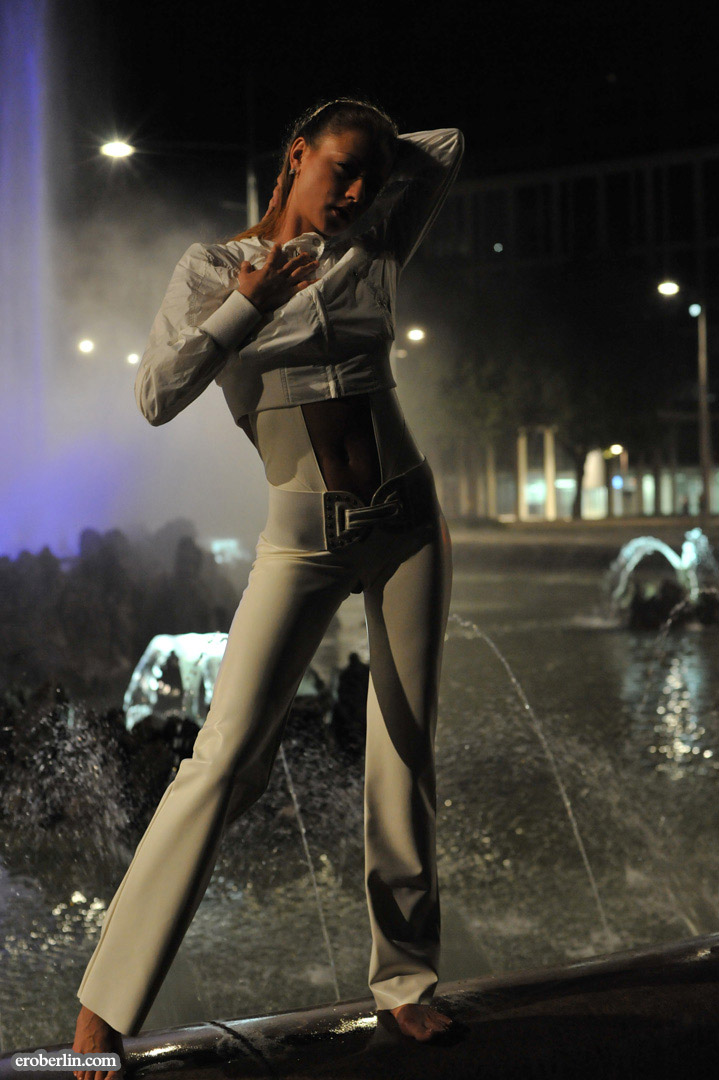 Gilda Roberts Tits & Vibrator in Central Vienna 08