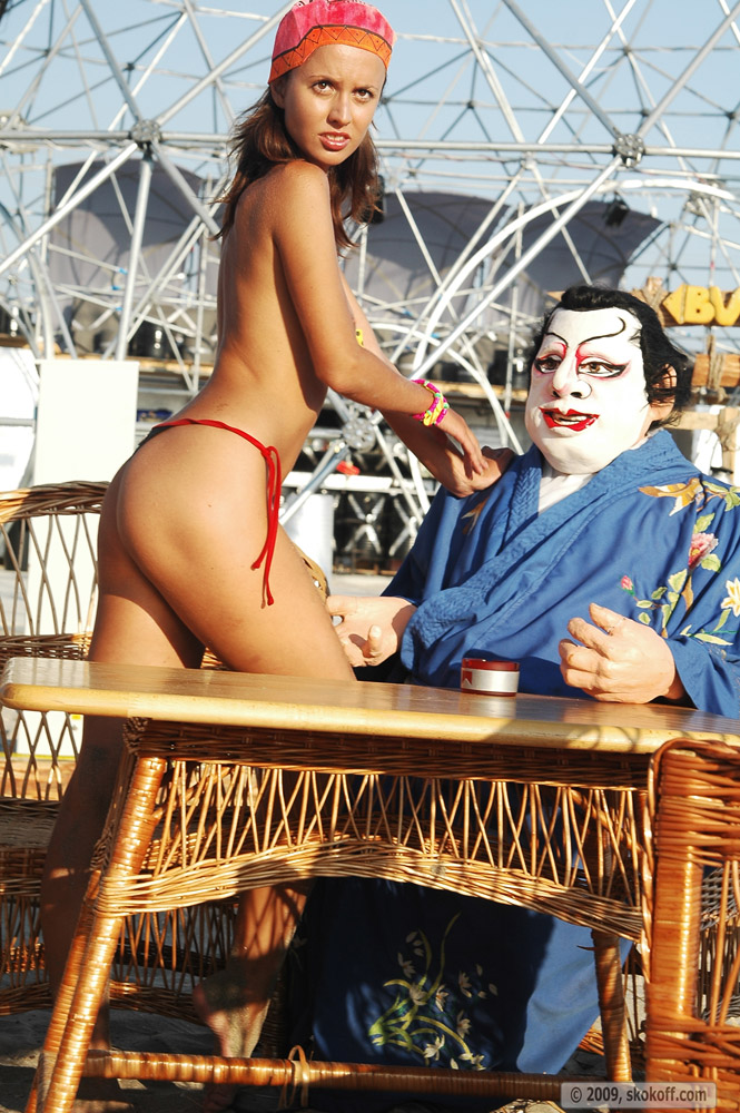 Anna got totally naked under the bridge 10 