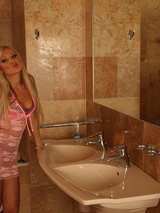 Beautiful Blondes 00