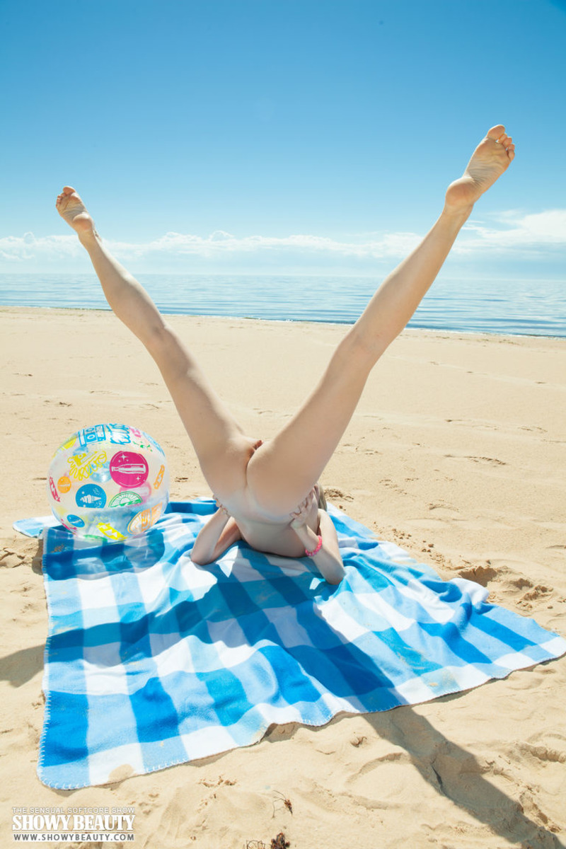 A Sexy Beach Sport 17
