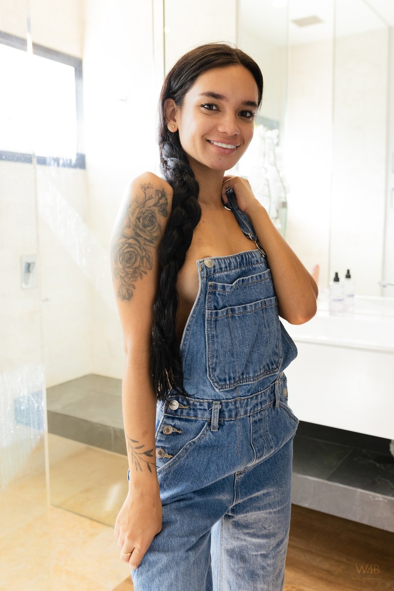 Sexy Artist 00 800x1200