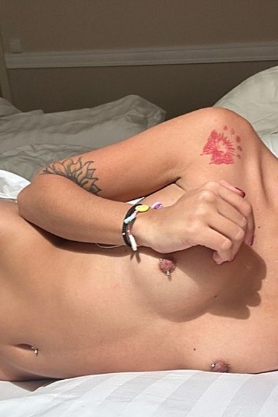 Selfie 4U - From The Bed 04