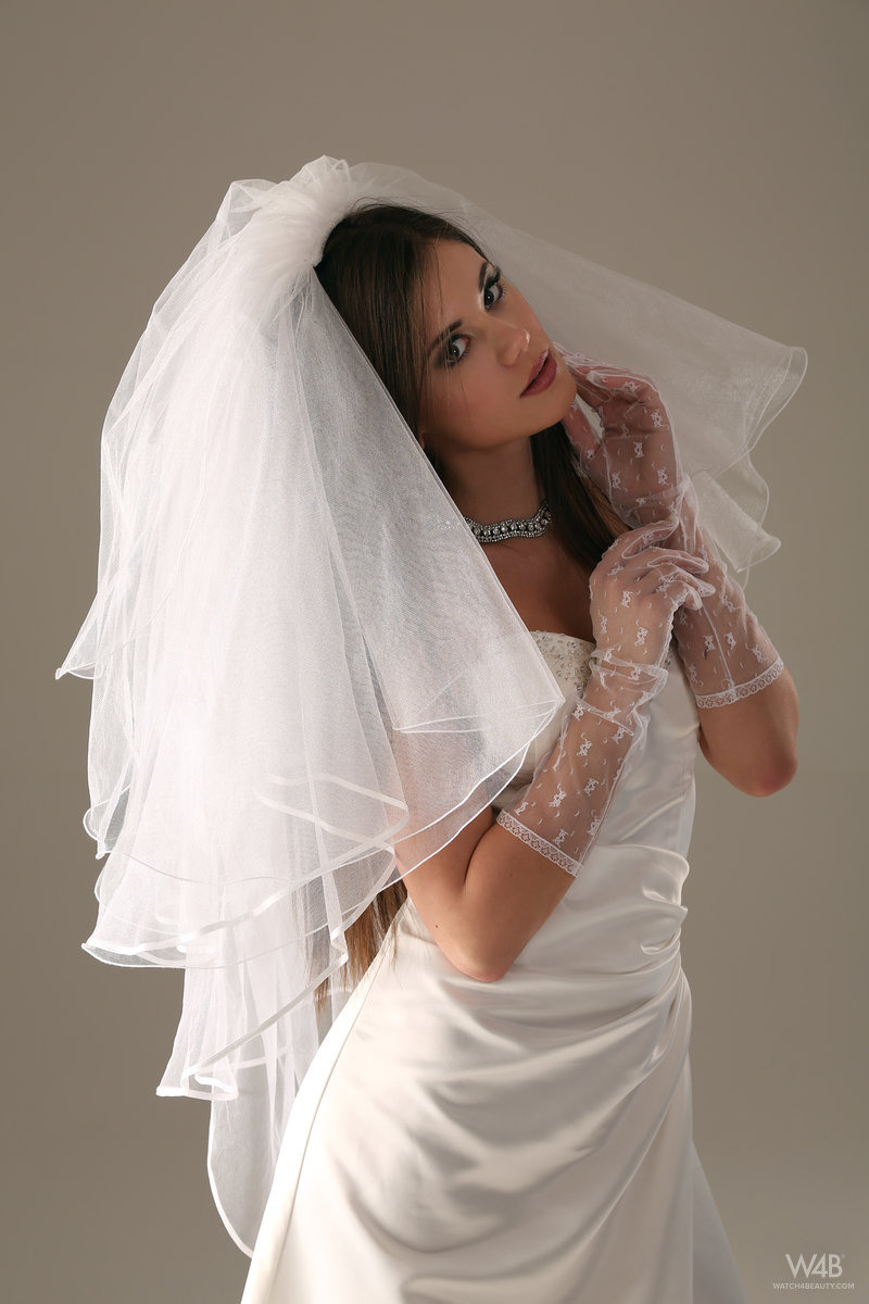Little Caprice In Wedding Dress 04 800 1200