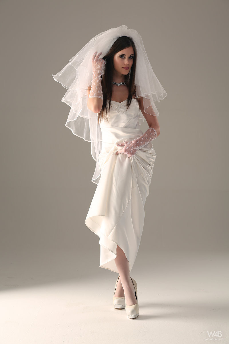 Little Caprice In Wedding Dress 07 800 1200