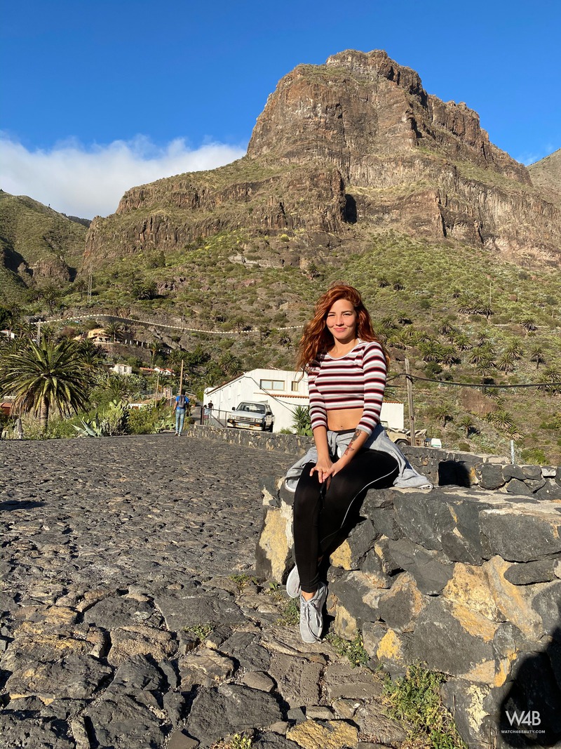 Welcome To Tenerife 01 800x1067